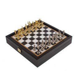 Σετ σκάκι με μεταλλικά πιόνια και μπρούτζινη σκακιέρα